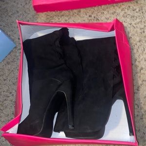 Shoe dazzle heeled boots